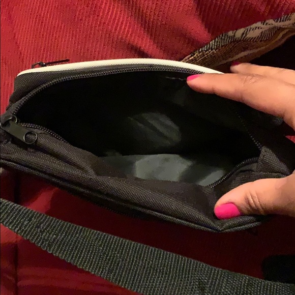 Authentic Unused NFL Saints Fanny Pack - Picture 5 of 13